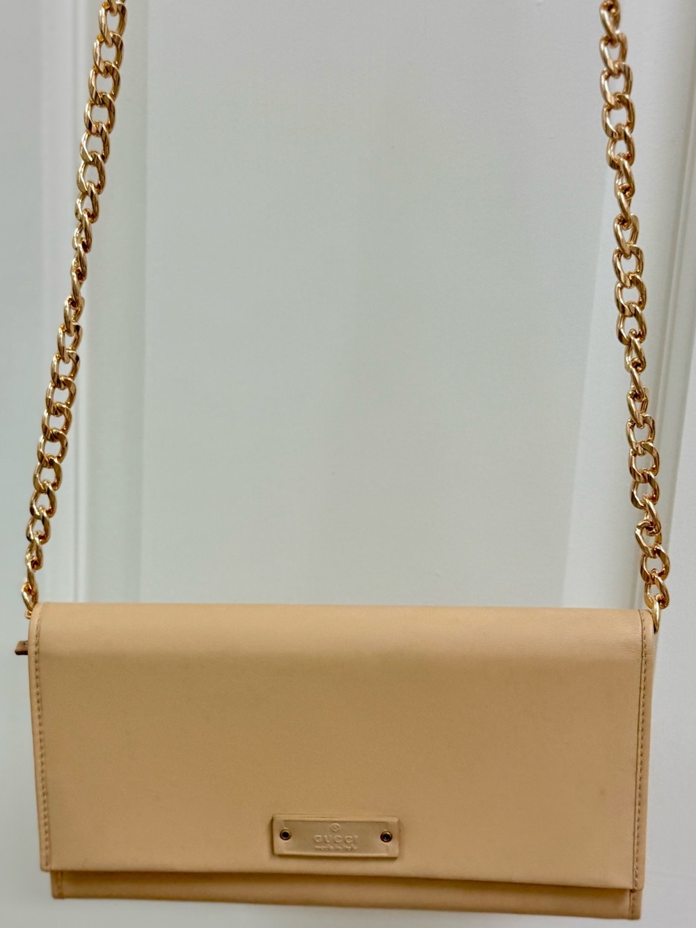 GUCCI Vintage Y2K Quiet Luxury Beige Leather Fit IPhone Wallet W/ Added Chain